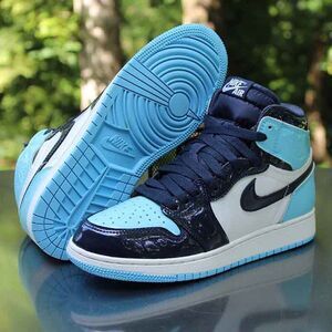Nike Air Jordan 1 Retro High OC Blue Chill Patent Navy Women's 8.5 US 40 EUR UNC